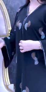 Vêtements traditionnels musulmans pour femmes islamiques élégantes et modestes vêtements de fête travail de la pierre Abaya Style Dubaï-Accessoire inclus - Product Image 4