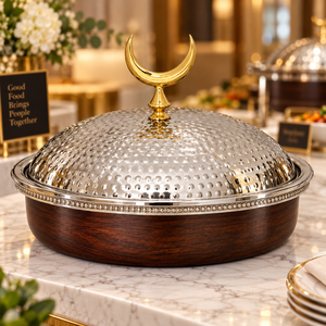 Casserole de luxe en acier inoxydable avec couvercle en dôme martelé, corps en bois foncé, poignée en forme de croissant, diamètre 24 cm, chauffe-plat isolé - Product Image 2