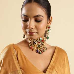 Conjunto de Collar y Aretes Navratana Stone Jadau Kundan, Chapado en Oro Fino con Cobre y Latón para Bodas, Regalos con Perlas y Diamantes - Product Image 6