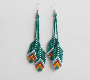 Pendientes de flores tejidas con semillas de colores bohemios para mujer, pendientes de borla de cristal hechos a mano, joyería para vacaciones en la playa para niñas, negro por HF CRAFTS - Product Image 5