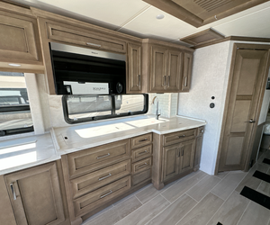 Autocaravanas y Remolques de Viaje N-E-W-M-A-R V-E-N-T-A-N-A 3809 Usados, Modelos 2025, 2024 y 2026 - Product Image 4