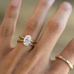 Bague en argent avec diamant véritable 100% plaqué or de style américain pour femmes. pour les mariages de fiançailles et les cadeaux - Product Image 1