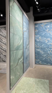 กระเบื้องเซรามิกพอร์ซเลนขัดเงาขนาด 2x4 ฟุต ผิวสีเขียวเข้ม เงาพิเศษ ระดับพรีเมียม ขนาด 600x1200 มม. แผ่นใหญ่ - Product Image 4