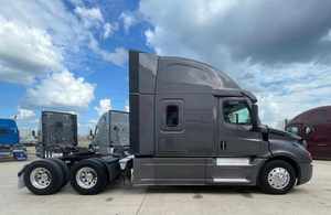 Compre con nosotros: Camión semirremolque Cascadia 126 Sleeper 2025 USADO en excelente estado - 505HP, Envío Gratuito, Entrega a Domicilio en Todo el Mundo - Product Image 4