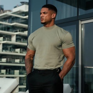 Vente en gros de t-shirts personnalisés côtelés à col haut et manches courtes pour hommes, t-shirts couleur olive, vêtements de sport respirants, prix d'usine, t-shirts pour hommes - Product Image 1