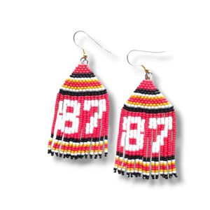 Boucles d'oreilles clous de mode élégantes et stylées, au design unique et fantaisie, brodées de perles, faites à la main, de haute qualité, pour le jour du match de pickleball - Product Image 3