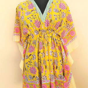 Robe de bain matelassée en coton imprimé bloc à la main pour femmes Maxi fait à la main Bikini Cover-up Caftan avec bas de jupe - Product Image 1