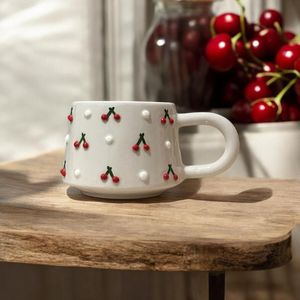 Taza de Cerámica Hecha a Mano DG Concept Cherry, Apta para Microondas, con Asa Ergonómica - Product Image 3