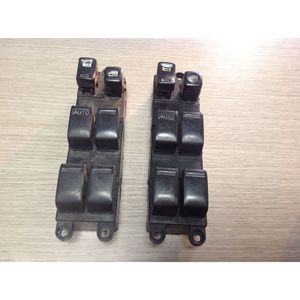 Panneau de boutons avant gauche NISSAN Almera Tino (00>) - Product Image 1