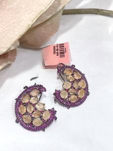Pendientes de doblete llamativos de diseñador con aspecto de piedra brillante para mujeres y niñas para looks de noche para ropa de fiesta a la moda - Product Image 2