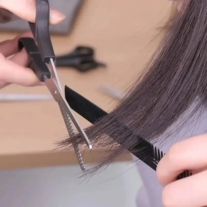 Ciseaux de coiffeur professionnels en acier inoxydable de 6.0 pouces lame droite tranchante poignée en caoutchouc outil de beauté de coiffure conception émoussée - Product Image 6