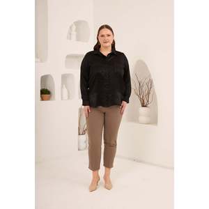 Blusa de Satén con Estampado de Piedras Negras para Mujer, Talla Grande, Marca RMG - Elegante Camisa de Poliéster Tejido para Primavera/Verano - Product Image 4