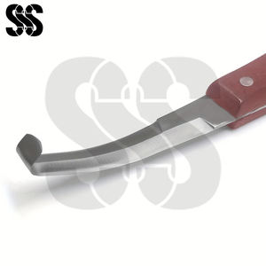 Cuchillo para Cascos de Alta Calidad 2026, Herramienta de Acero Inoxidable con Hoja Curva para Recortar y Limpiar Cascos, Mango de Madera Personalizado para Herradores - Product Image 4