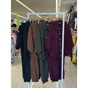 Top Informal Cómodo de Crepé Elástico con Detalle de Botón Dorado 10243 Mangas Tres Cuartos - Product Image 1