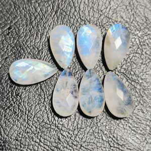 Lote de Briolette de piedra lunar arcoíris llamativo azul, 7 piezas, 10x16 MM, forma de pera, piedras preciosas naturales sueltas para hacer joyas, regalo para ella - Product Image 1