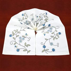 Camino de mesa floral bordado rústico de doble espesor para primavera y verano - Product Image 2