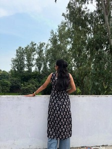 Kurti Unity Luxure 2825 para Mujer, de Algodón y Poliéster, con Encaje Natural Tejido, Lavable, Estampado, Recto, Sin Mangas, para Uso Diario - Product Image 2