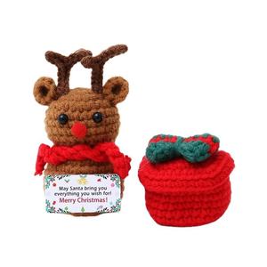 Muñecos de Ganchillo Navideños al por Mayor, Renos Tejidos a Crochet y Muñecos de Nieve con Bufandas Pequeñas - Product Image 1