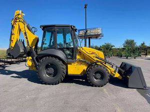 Chargeuse compacte 4x4 New Holland B75D avec cabine climatisée et pelle télescopique, équipée d'un vérin hydraulique Huade, à vendre - Product Image 6