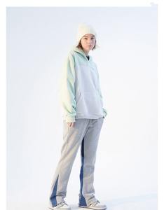 2024 personnalisé hommes 100% coton évasé sport pantalons de survêtement de haute qualité couleur unie léger empilé Flare piste en détresse - Product Image 5