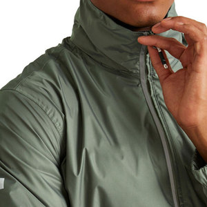 Veste de pluie pour homme, coupe-vent imperméable, sans capuche |   Coquille d'entraînement réfléchissante argentée métallisée |   Veste de survêtement athlétique légère - Product Image 5