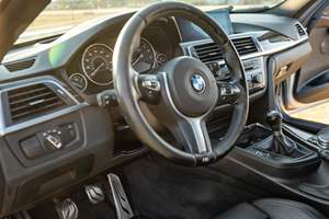 BMW 340i berline 2016 d'occasion, sans réserve, boîte manuelle 6 vitesses, packs M Sport et Track Handling, non modifiée - Product Image 4