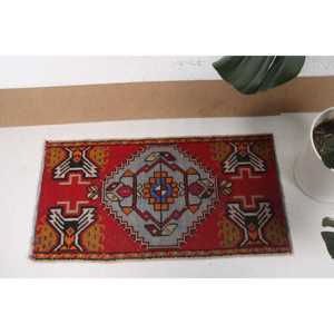 1.6x3.1 ft Rug, Vintage Turkish Small Rug, <b>Red</b> <b>Wool</b> Rug - Product Image 3