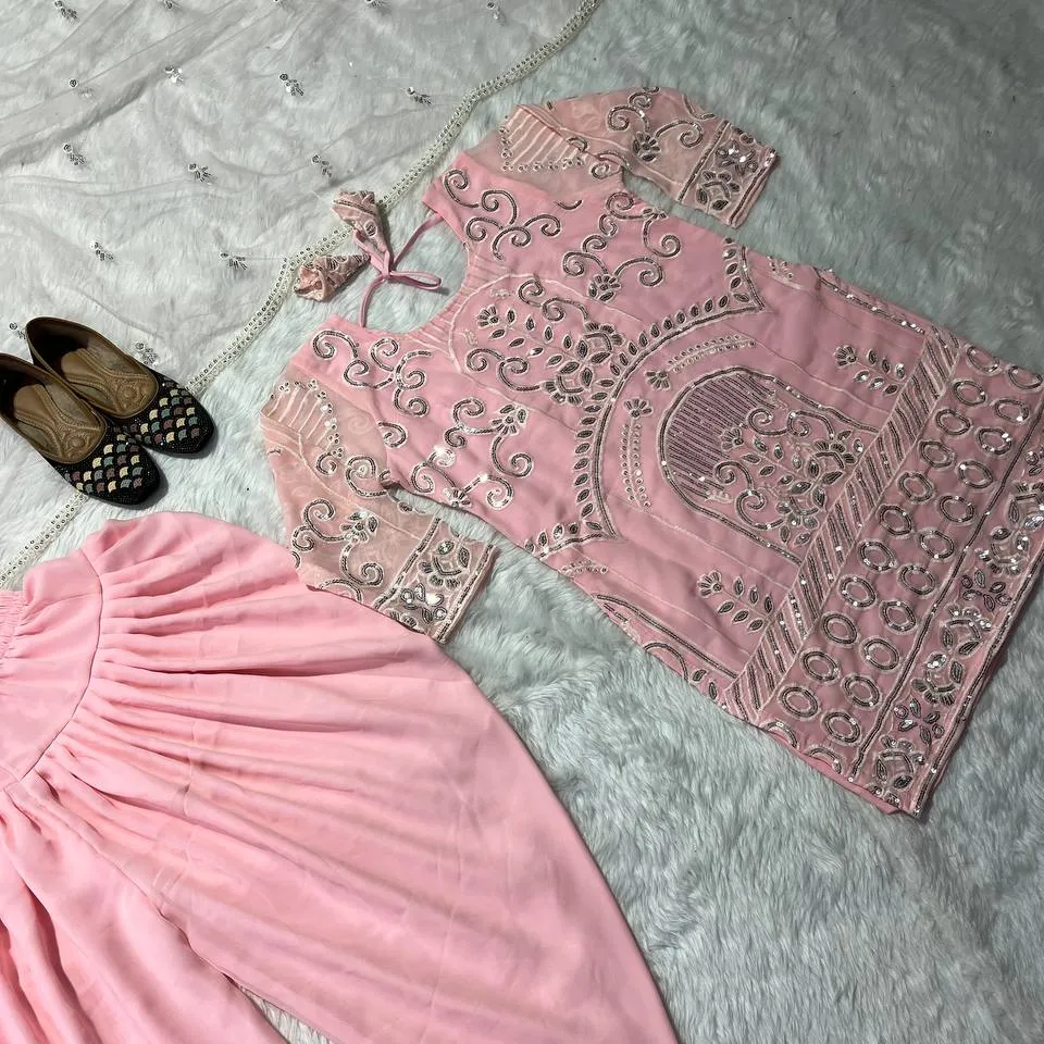 Lancement de nouveaux vêtements de soirée de créateurs Look Top Dhoti Salwar et Dupatta Fancy Dress Functional Wear With Embroidery Sequence Work