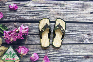 Huong Que Pantoufles d'hôtel unisexes confortables et écologiques Tapis de carex sûr Tongs pour une utilisation intérieure et extérieure - Product Image 4