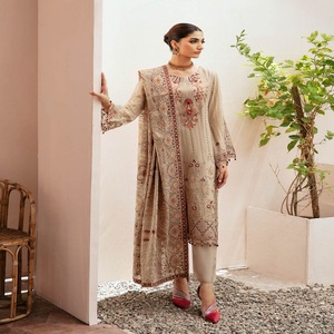 Venta al por mayor Vestidos paquistaníes Trajes de marca originales Trajes de 3 piezas de gasa por Ramsha Volumen KASHISH Viste trajes de diseñador pesados - Product Image 4