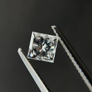 Diamant de laboratoire de coupe princesse certifié IGI de 3 carats, diamant en vrac de haute qualité de couleur E avec clarté VS1, fabriqué en Inde - Product Image 5