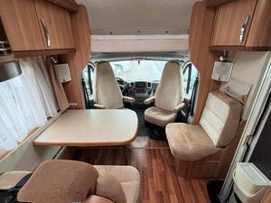 Autocaravana de lujo A-l-c-o-v-e usada del 2010, usada para acampar - Product Image 2