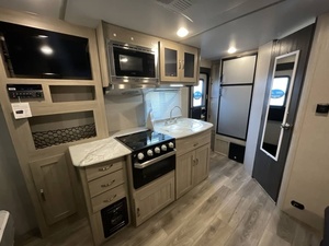 Camping-car mobile d'occasion 2021 Coachmen Freedom Express 192RBS, camping-car, caravane, tente, camping-car de toit, camion - Product Image 5