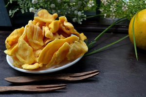 Croustillant naturel frit sous vide chips de jacquier sucré délicieux snack pour l'exportation en vrac Vietnam usine - Product Image 5