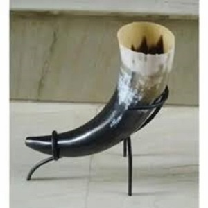 Corne à boire de bière abordable Viking avec bord en métal Logo personnalisé Cornes à boire Viking écologiques Design unique Styles Viking - Product Image 6