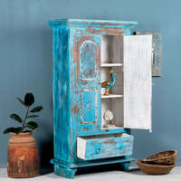 Beau meuble est un vieux meuble indien classique en bois de manguier