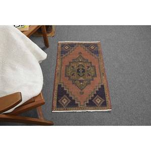 Alfombra de lana caucásica vintage 1,8x2,9 pies patrón geométrico marrón y púrpura para decoración de sala de estar o pasillo con respaldo de látex - Product Image 2
