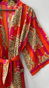 Peignoir Kimono en coton imprimé tigre unisexe Peignoir indien thermique avec vêtements de détente pour demoiselles d'honneur et mariages - Product Image 6