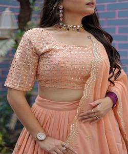 Juego clásico Lehenga Choli: belleza atemporal para tiendas de ropa de mujer: eleve su colección con nuestros diseños - Product Image 4