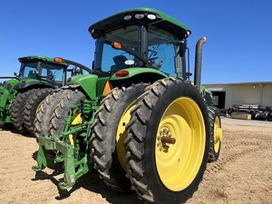 Tractor Agrícola Multifuncional John Deere 7230R Usado con Cargador para Preparación del Suelo, Cosecha y Cultivo, en Venta - Product Image 2