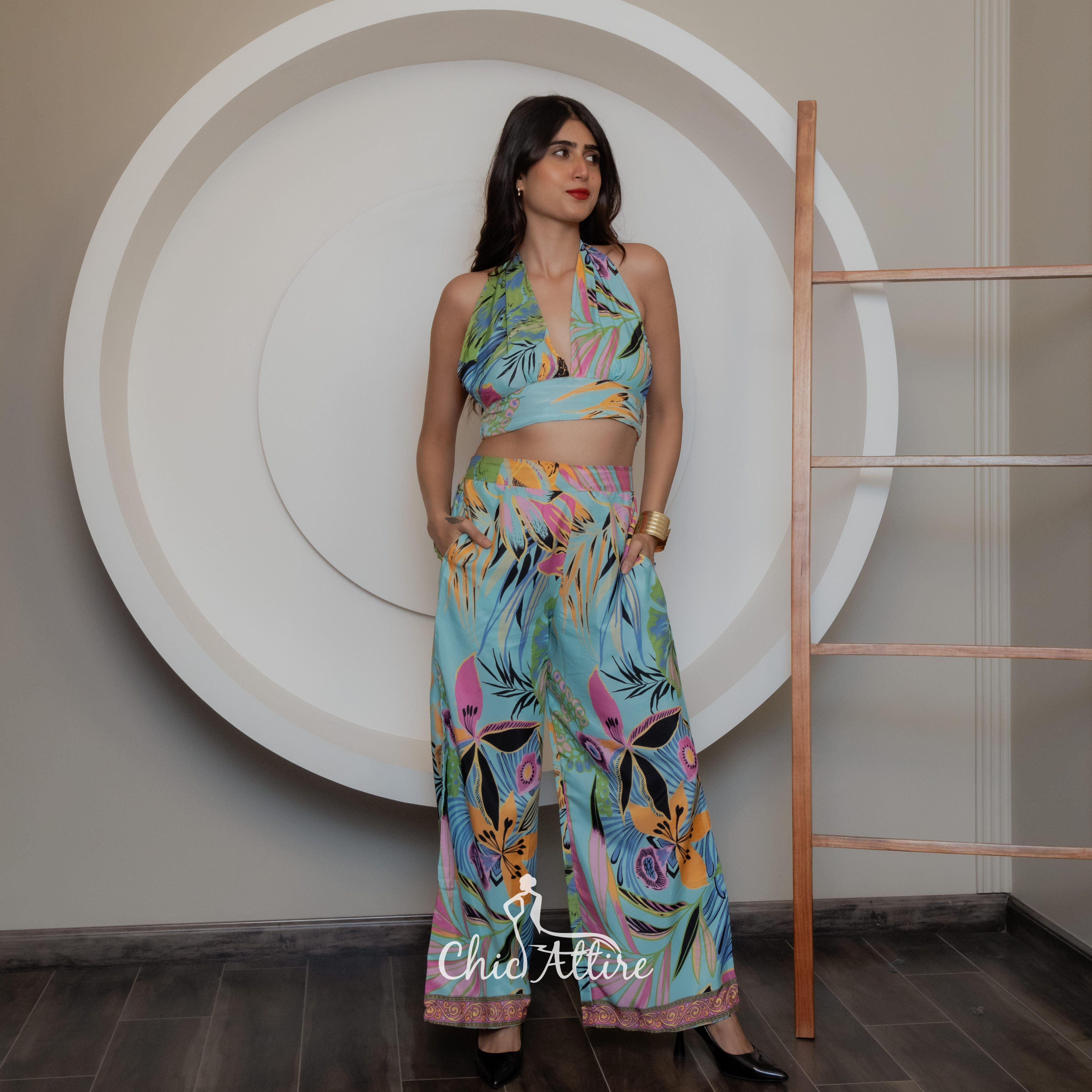 มีสีเขียวขุ่น