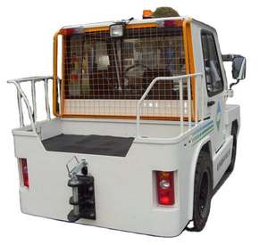 Tractor de Remolque para Equipaje y Carga en Aeropuertos, para Transporte Especial de Aeronaves, Listo para Conducir, en Buenas Condiciones - Product Image 6