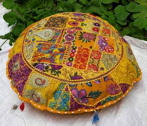 Coussin de sol rond grande taie d'oreiller patchwork coussin de méditation jaune fait à la main pouf pouf | Oreiller décoratif pour la maison bohème - Product Image 1