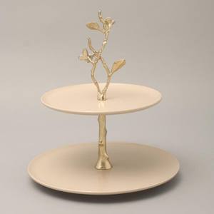 ชั้นวางเค้กโลหะ 2 ชั้น สีเบจทันสมัย ตกแต่งด้วยกิ่งไม้สีทองและผีเสื้อ สำหรับจัดแสดงขนมหวานในงานแต่งงาน งานเลี้ยง และตกแต่งบ้าน - Product Image 1