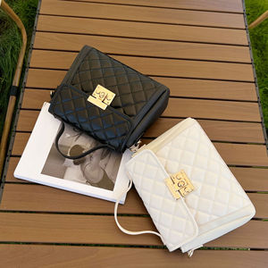 2024 bolso de hombro de cuero de moda para niños niñas mujeres con detalle de cadena estilo de vestido - Product Image 5