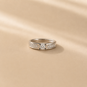 Bague solitaire en or plaqué Aurielle, forme cœur, bijoux de luxe tendance - Product Image 3