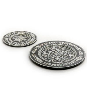 Ensemble de 2 assiettes de chargeur de conception supérieure Ramadan et Eid Cadeau Designer MOP Plaque de chargeur pour restaurant - Product Image 3