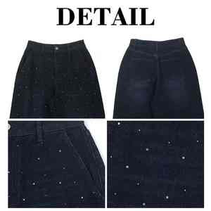 Brilla en cada paso con nuestra exquisita colección Midnight, que presenta detalles brillantes en este pantalón vaquero con pedrería. - Product Image 5