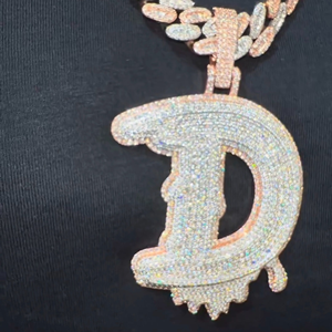 Colgante Personalizado con Nombre JOEII con Incrustaciones de Diamantes, con Argolla de Tridente, Estilo Hip Hop de Lujo, Chapado en Oro de 12 Quilates VVS1, Plata de Ley, Joyería Unisex - Product Image 3