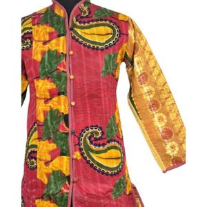 Chaqueta Vintage Kantha Acolchada a Mano Floral Algodón Diseño Reversible y Manga Completa para Otoño Invierno y Primavera - Product Image 2